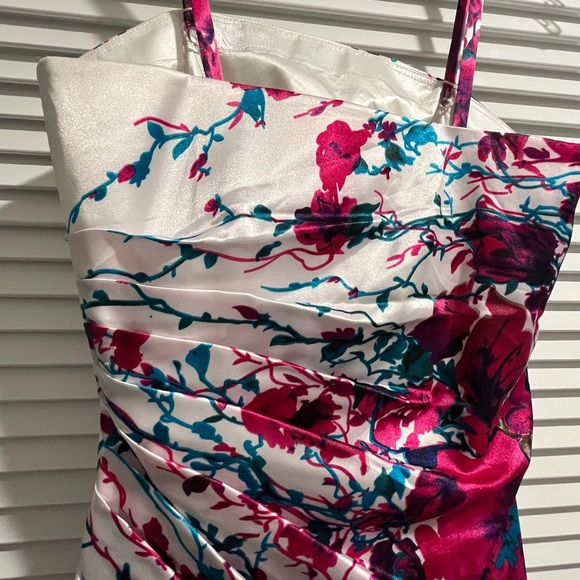 Caché Floor Length Floral Dress - Picture 9 of 13